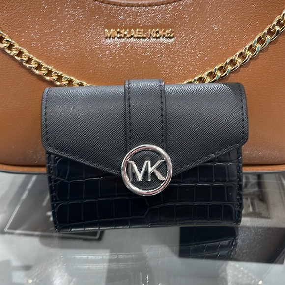 MICHAEL KORS CARMEN MEDIUM LOGO AND FAUX LEATHER WALLET BLACK 
NWT - Picture 9 of 16